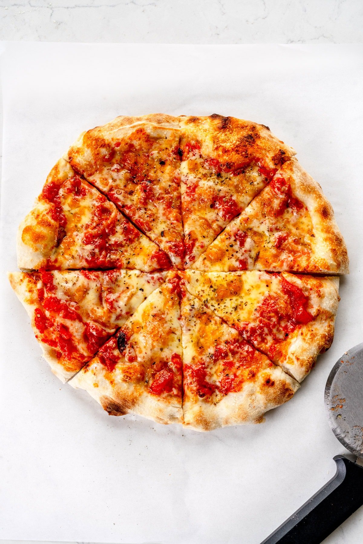 How Many Slices in a 12 Inch Pizza? Complete Answer