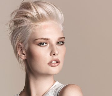 How Long to Leave Bleach in Hair? Complete Answer